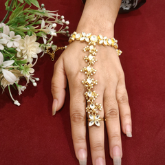 Ketki Kundan Hathphool