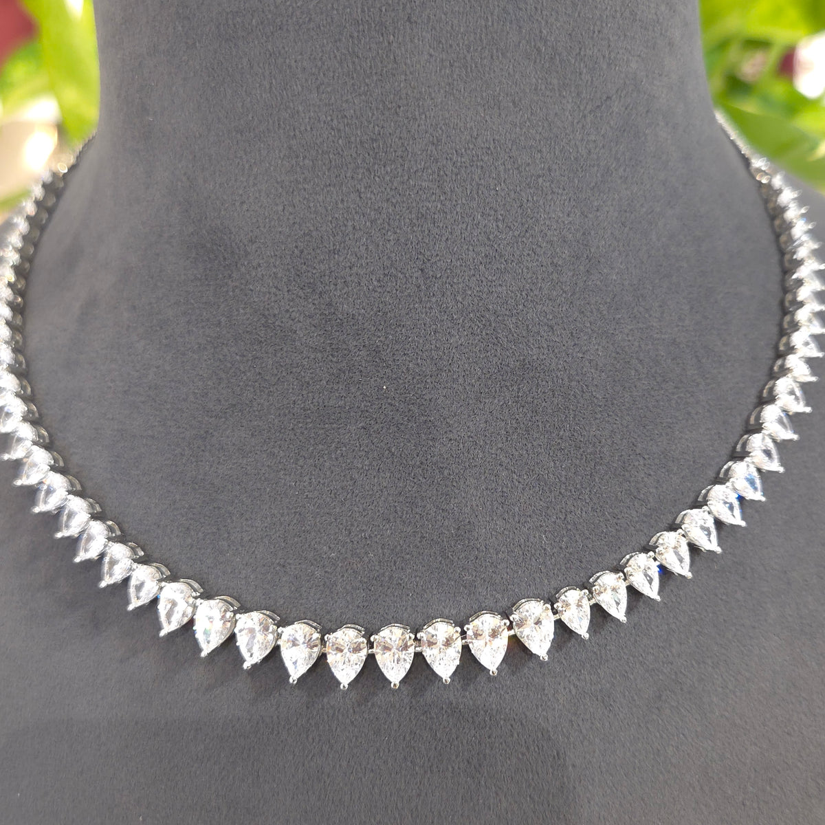 Pear a.d neckline set