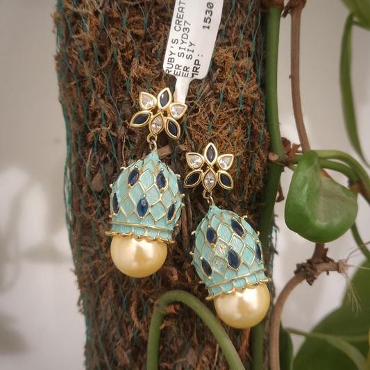 Tanmee Enameled Jhumka