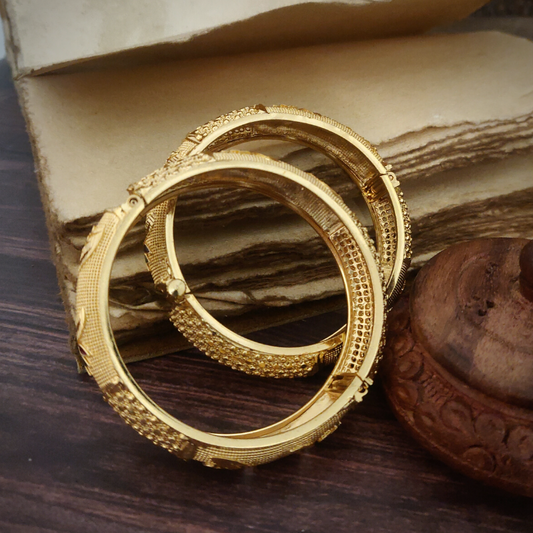 Nevidita Bangles