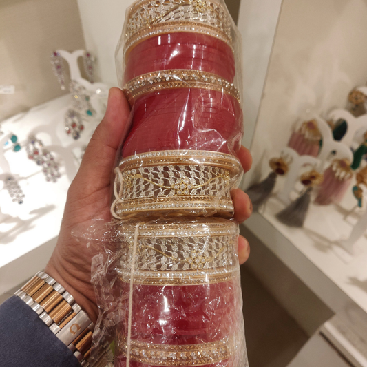 Ravneet Chura Set