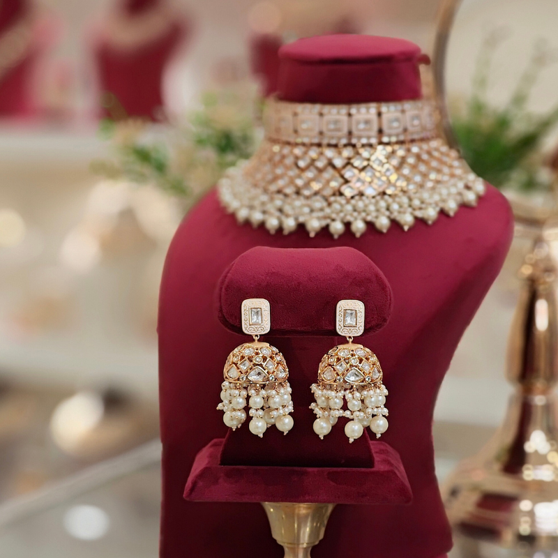 Anukriti Polki Choker Set