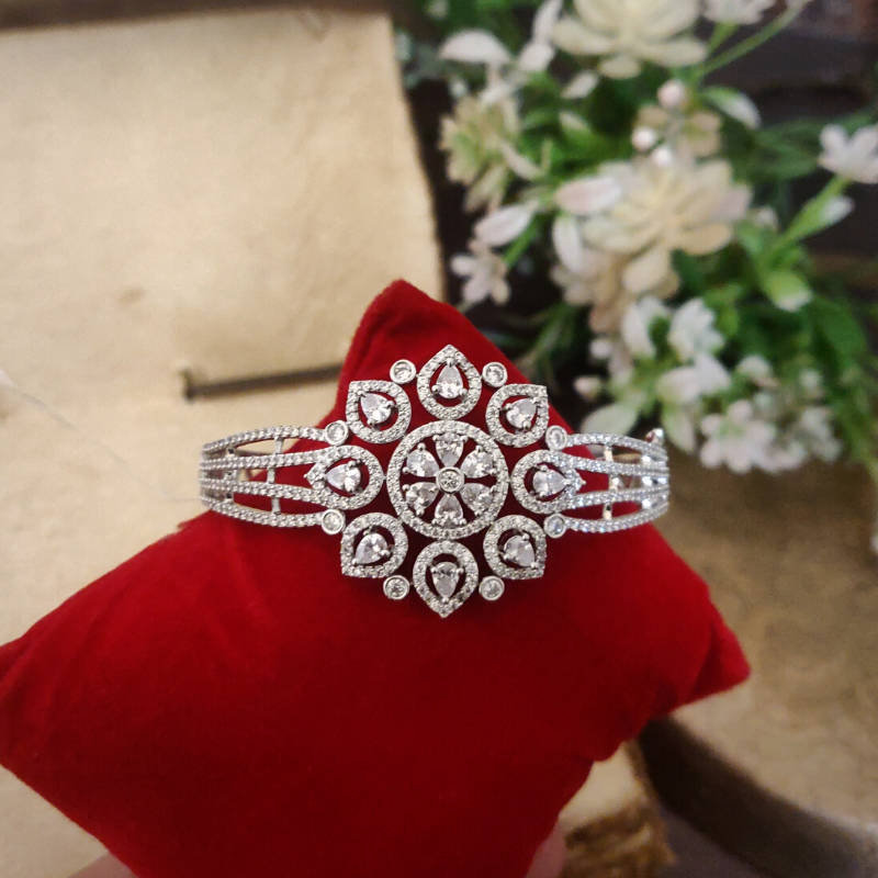 Swarna Cz Bracelet