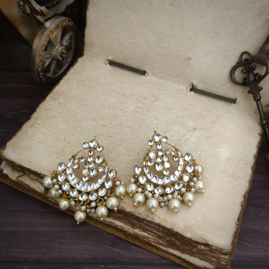 Akiraa Paachi Kundan studs