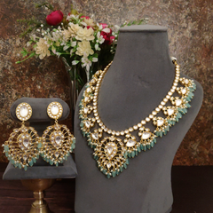 Dhriti Paachi Kundan Set