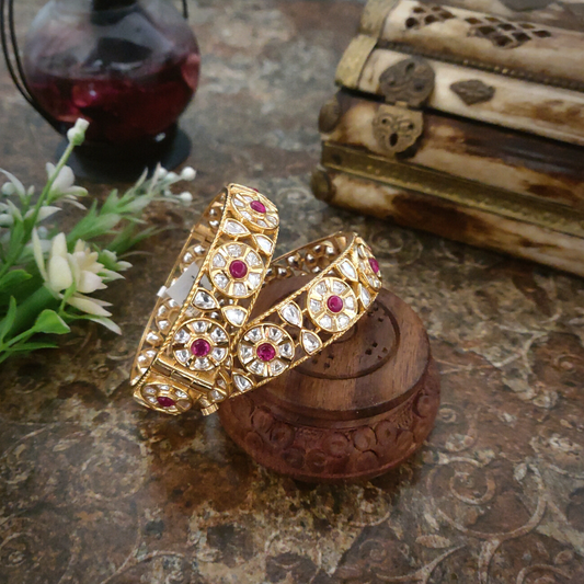 Saira Polki bangles
