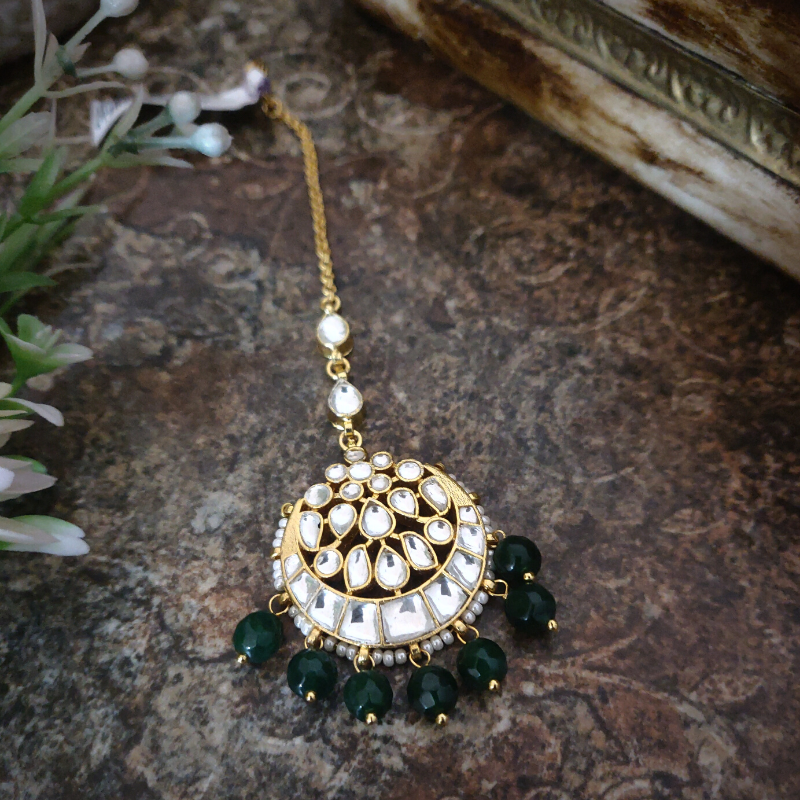 Veedusha Kundan Maangtikka (Green, White)