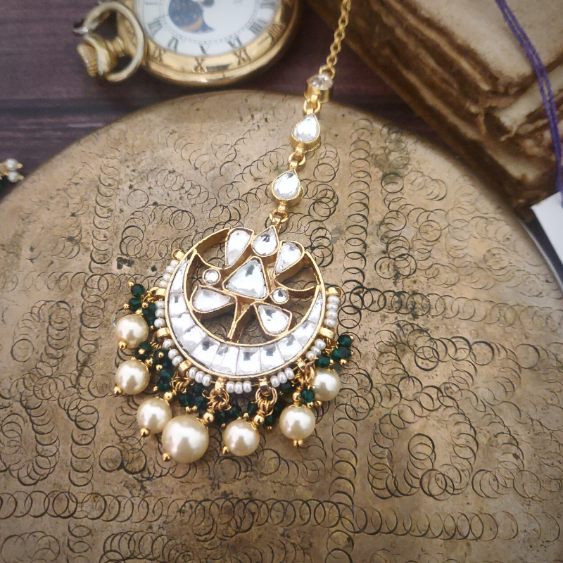 Suvarna paachi kundan Maangtikka