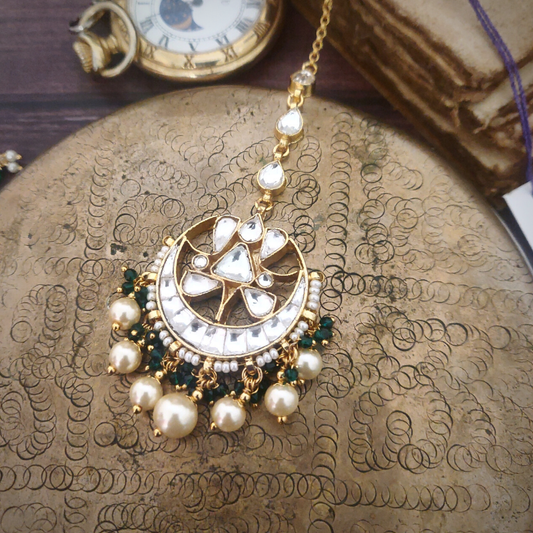 Suvarna paachi kundan Maangtikka