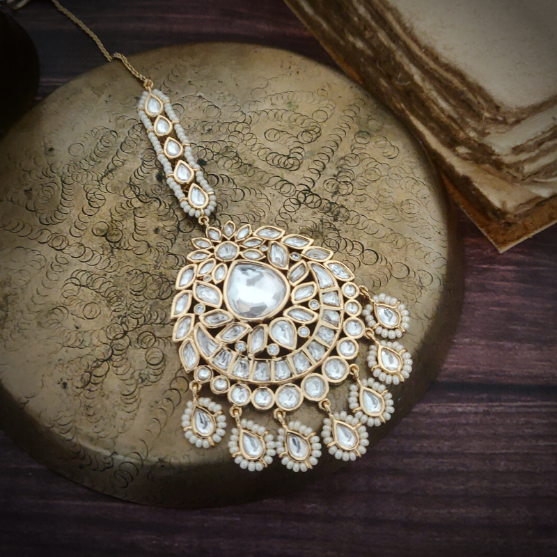 Aprajita Polki Tikka