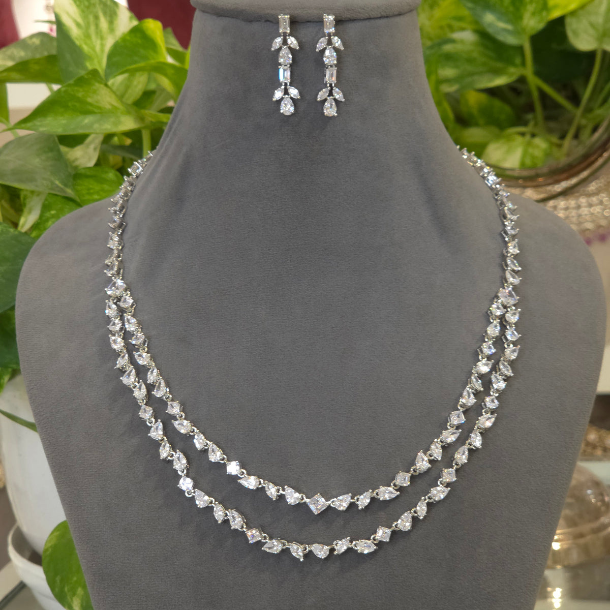 Rupenzal Ad necklace set