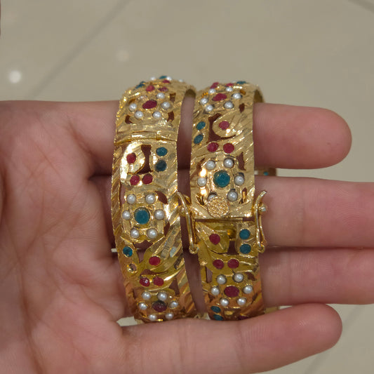 Veena Jadau bangles