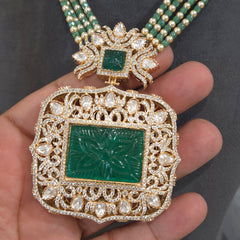 Tarana sroski pendent set