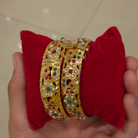 Veena Jadau bangles