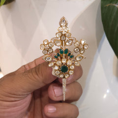 The arrow polki brooch