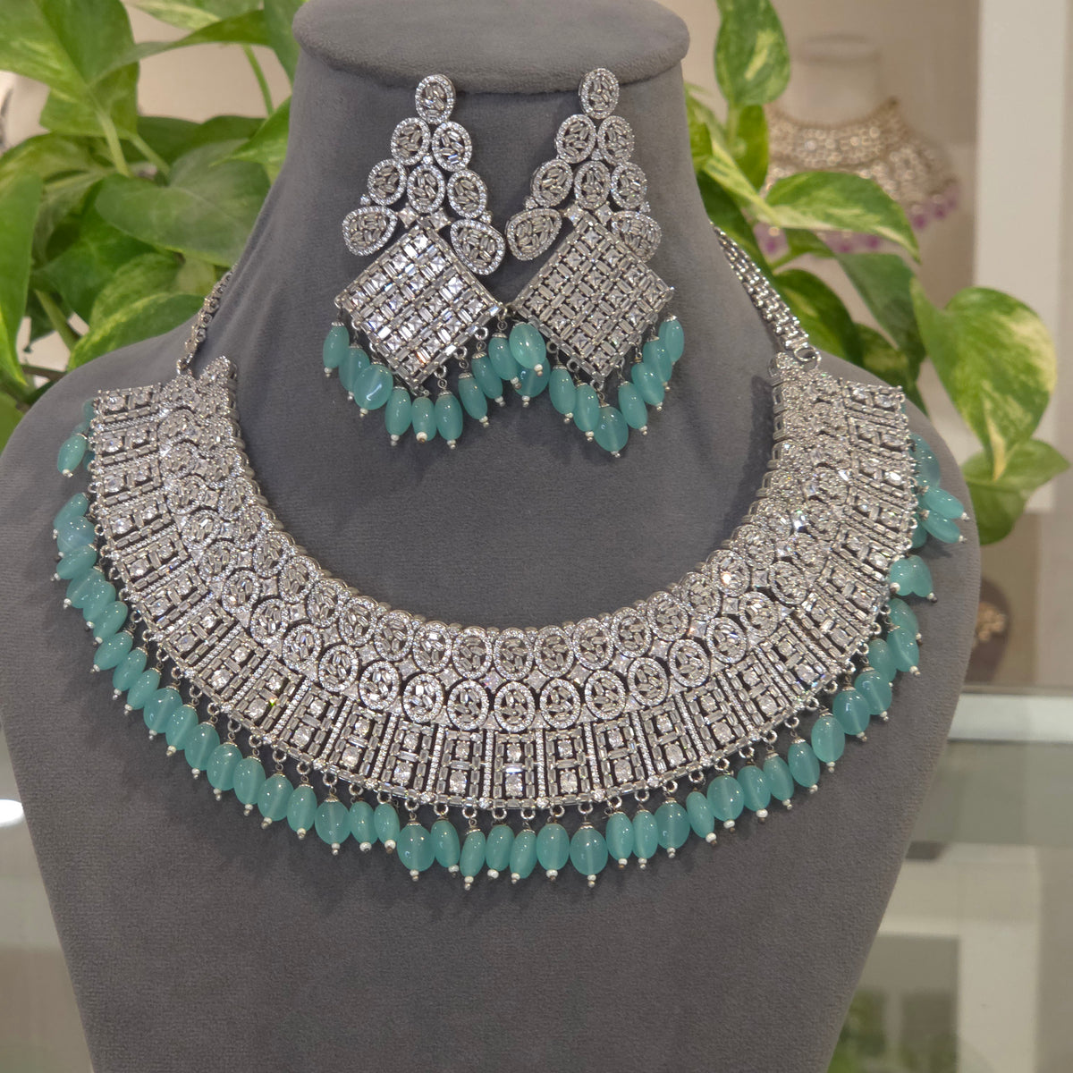Amaira Ad necklace set