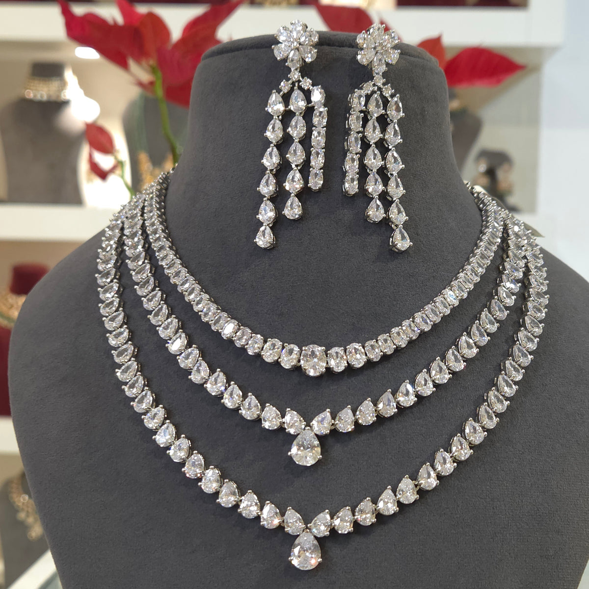 Avkashi A.D necklace set