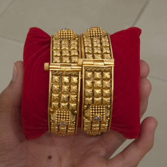 Nimrat Antique gold bangles