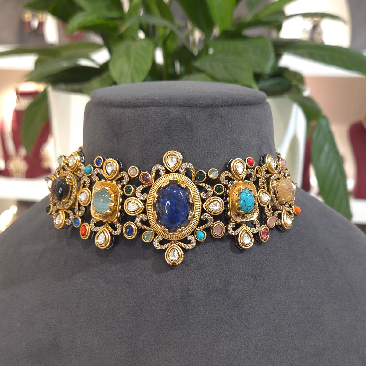 Faiza designer choker