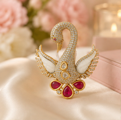 Swan a.d brooch