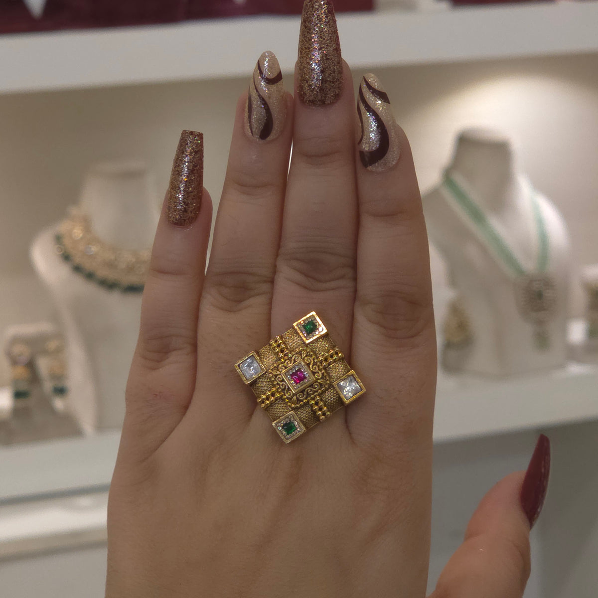 Naimat golden sroski ring