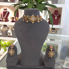 Faiza designer choker