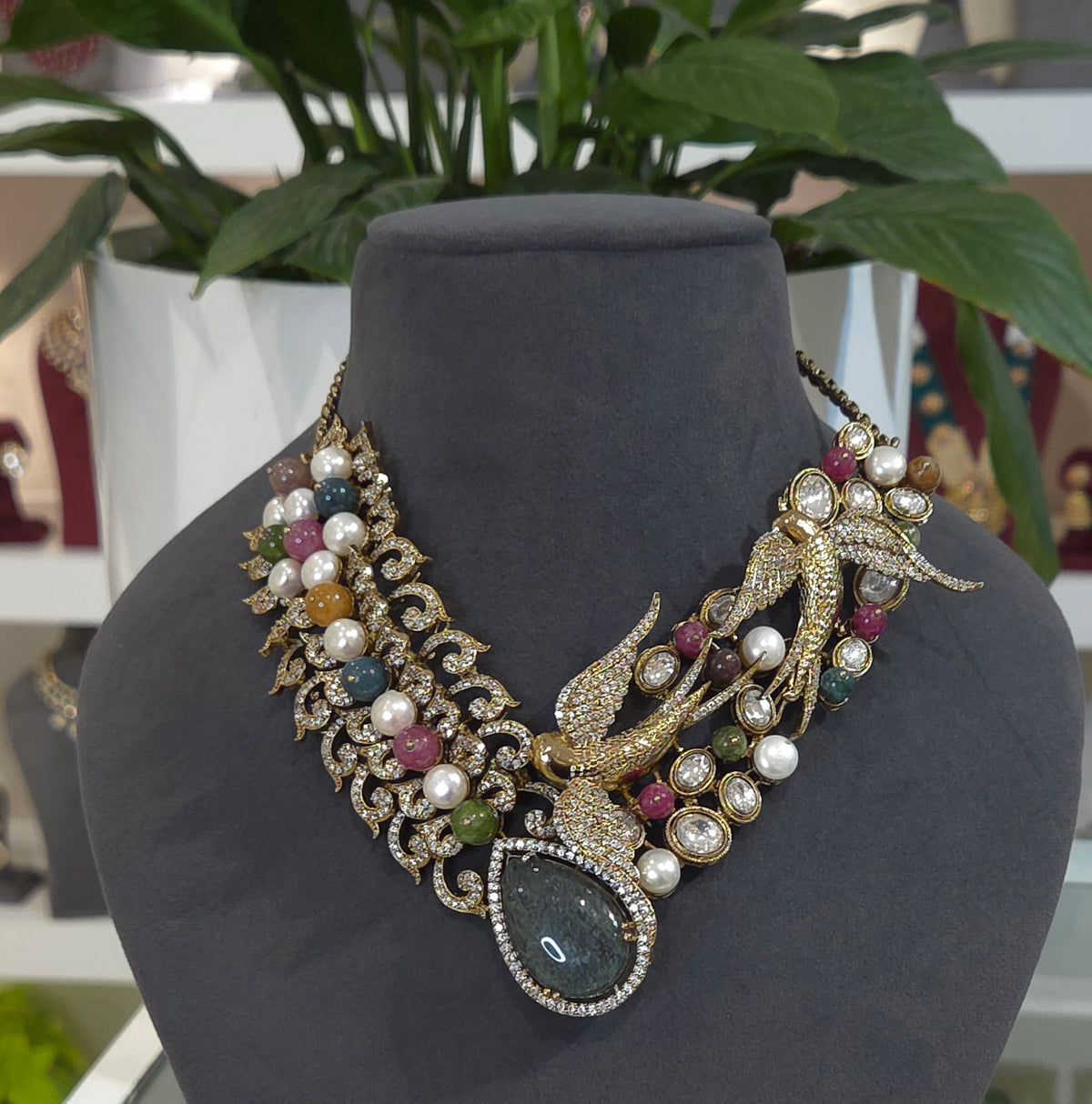 Vaitarni designer set