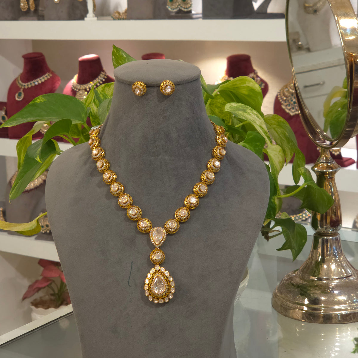 Amyra Polki necklace set
