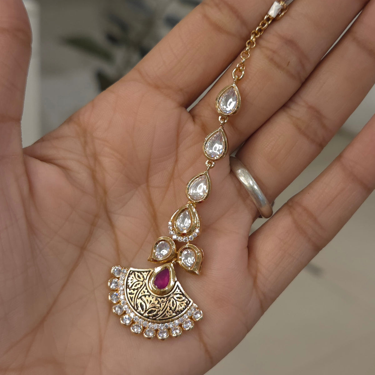 Shivani polki maangtikka