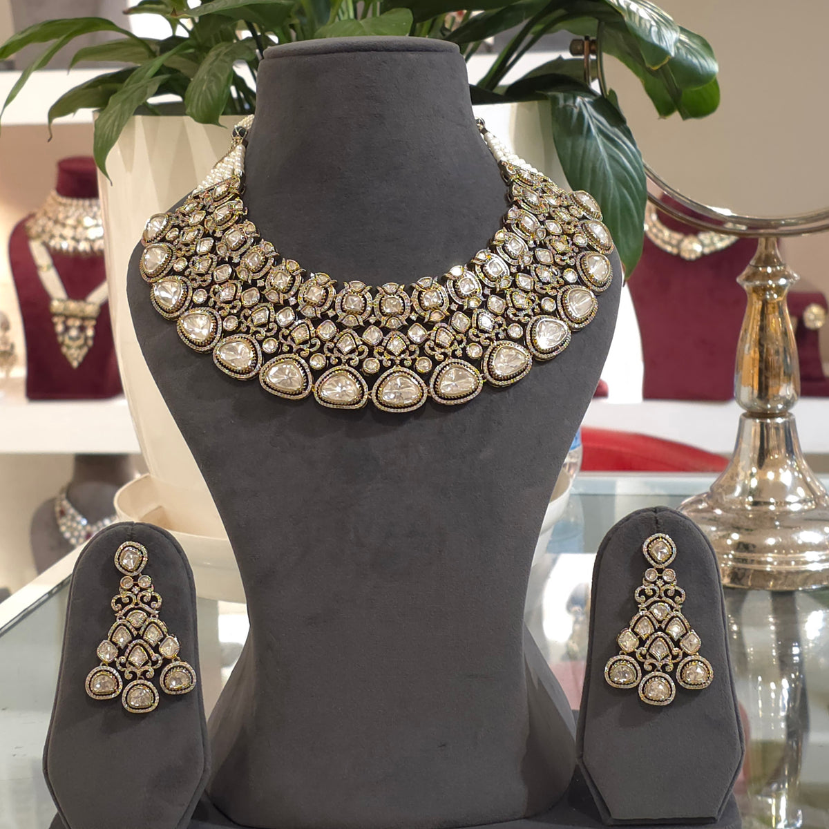 Rashnika Silver Foil Polki necklace set