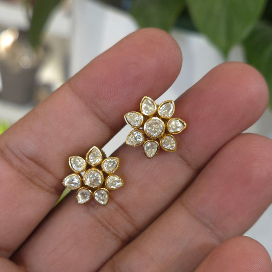 Niki moissanite studs