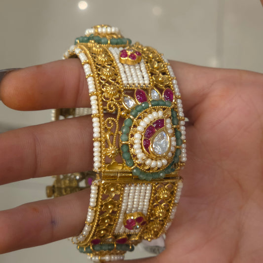 Ravia Antique gold bangles