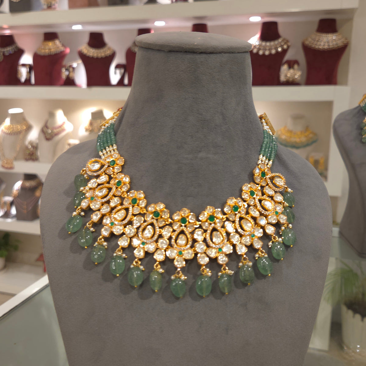 Mridula Moissanite set