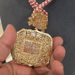 Tarana sroski pendent set