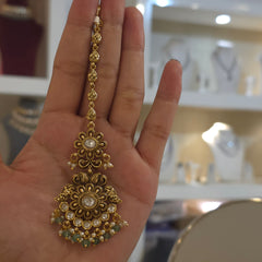 Kavleen Antique  Maangtikka