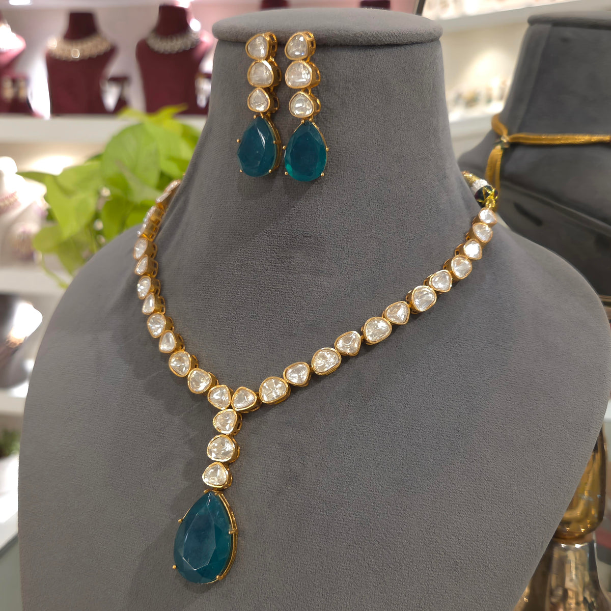Asvi moissanite polki set