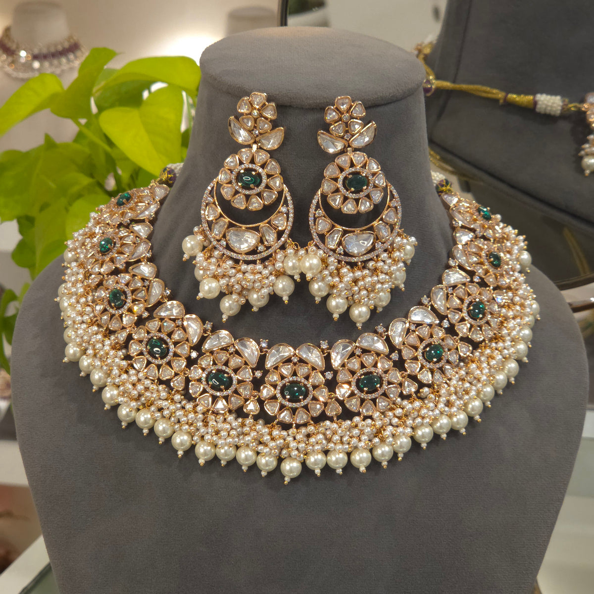 Vaani polki neckline set