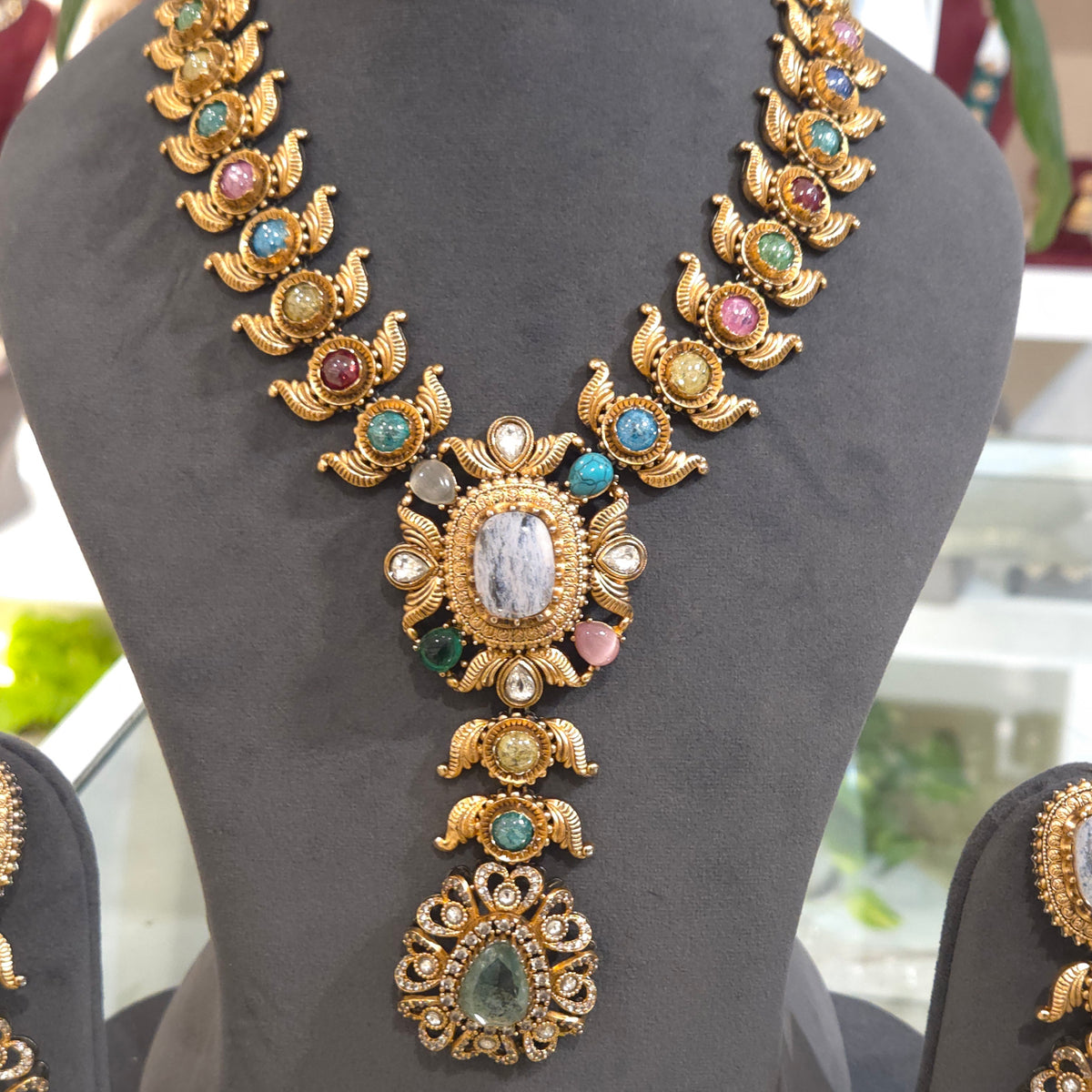 Liya designer set
