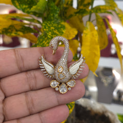 Swan a.d brooch
