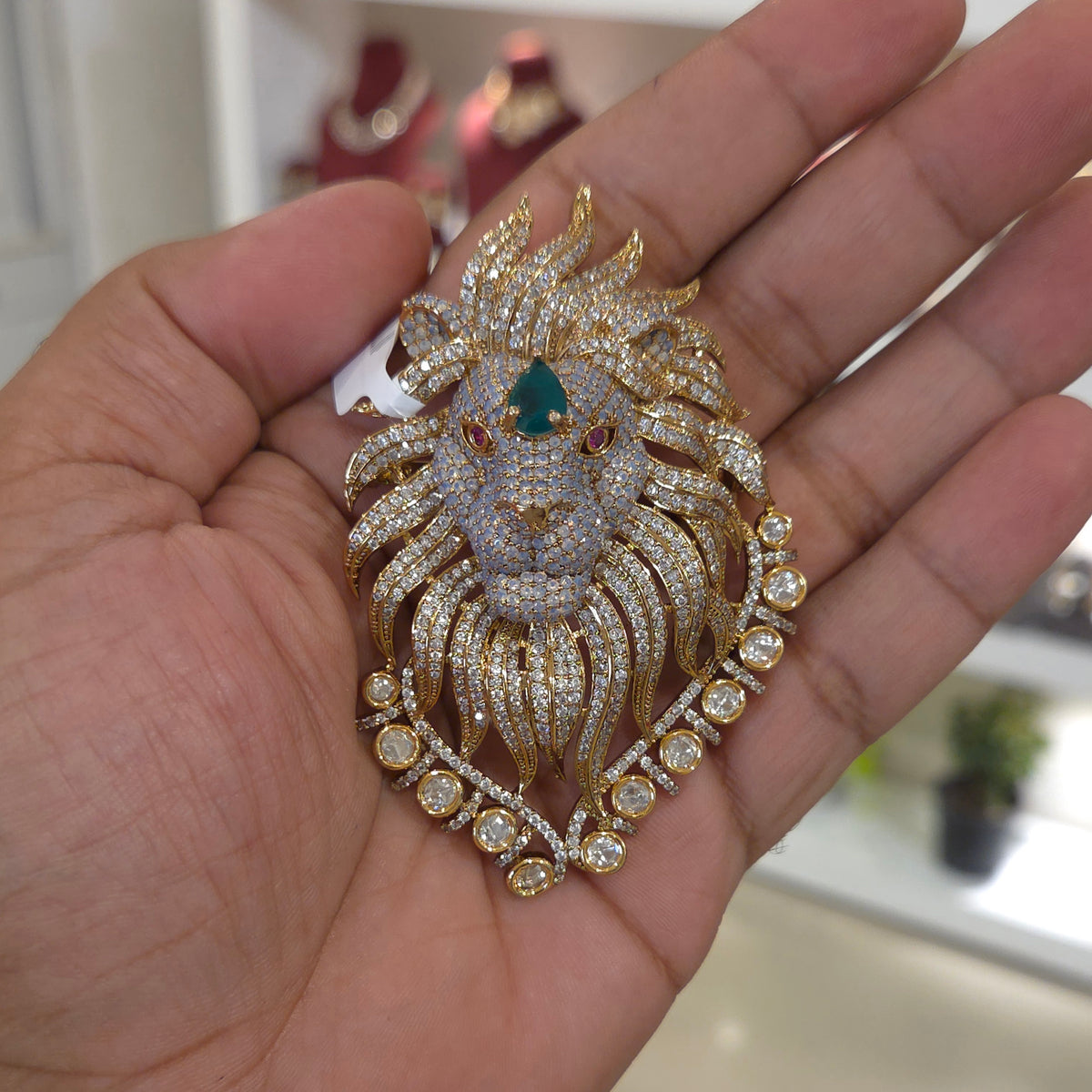 The great simba brooch