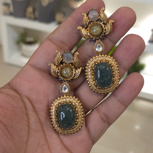 Sartaj designer choker