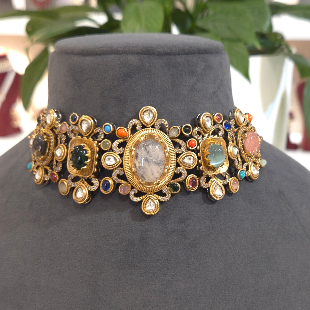 Faiza designer choker