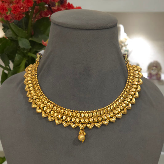 Dazy Antique gold necklace set