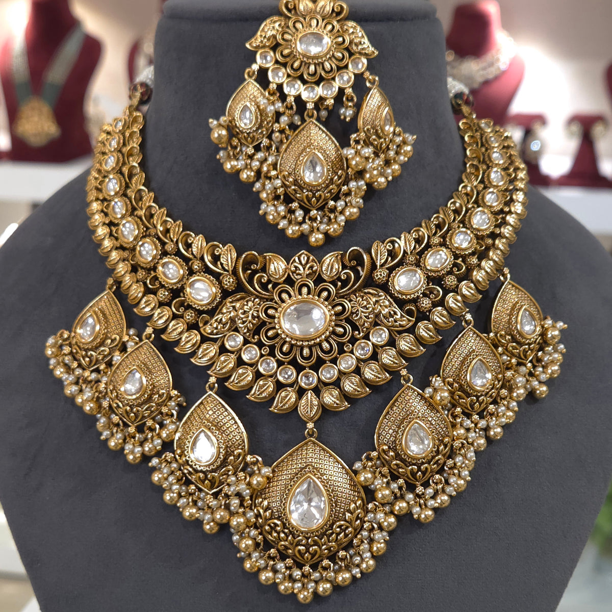 Vijaya antique gold polished set