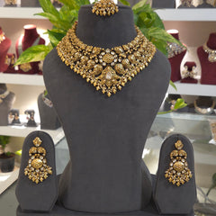 Naveli Antique gold set