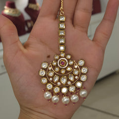 Kundan polki maangtikka