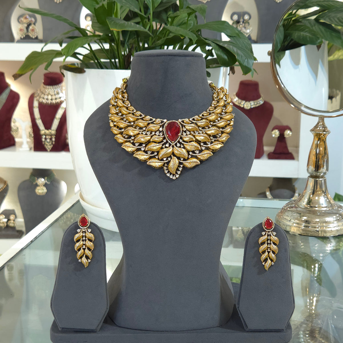 Ria antique golden ad set