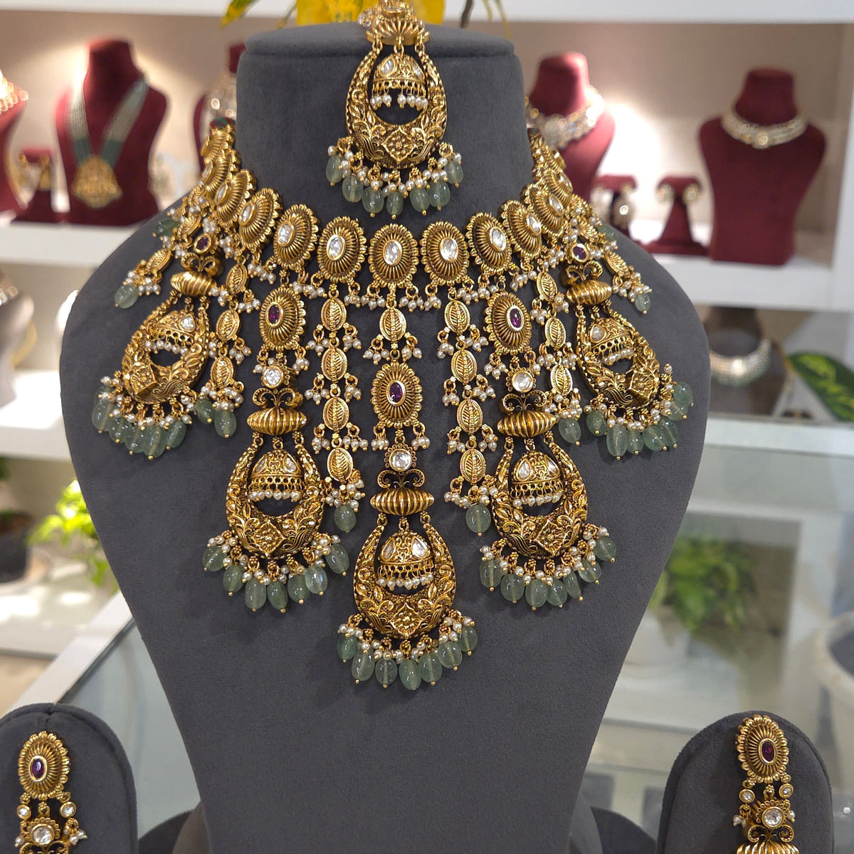 Smitha antique designer set