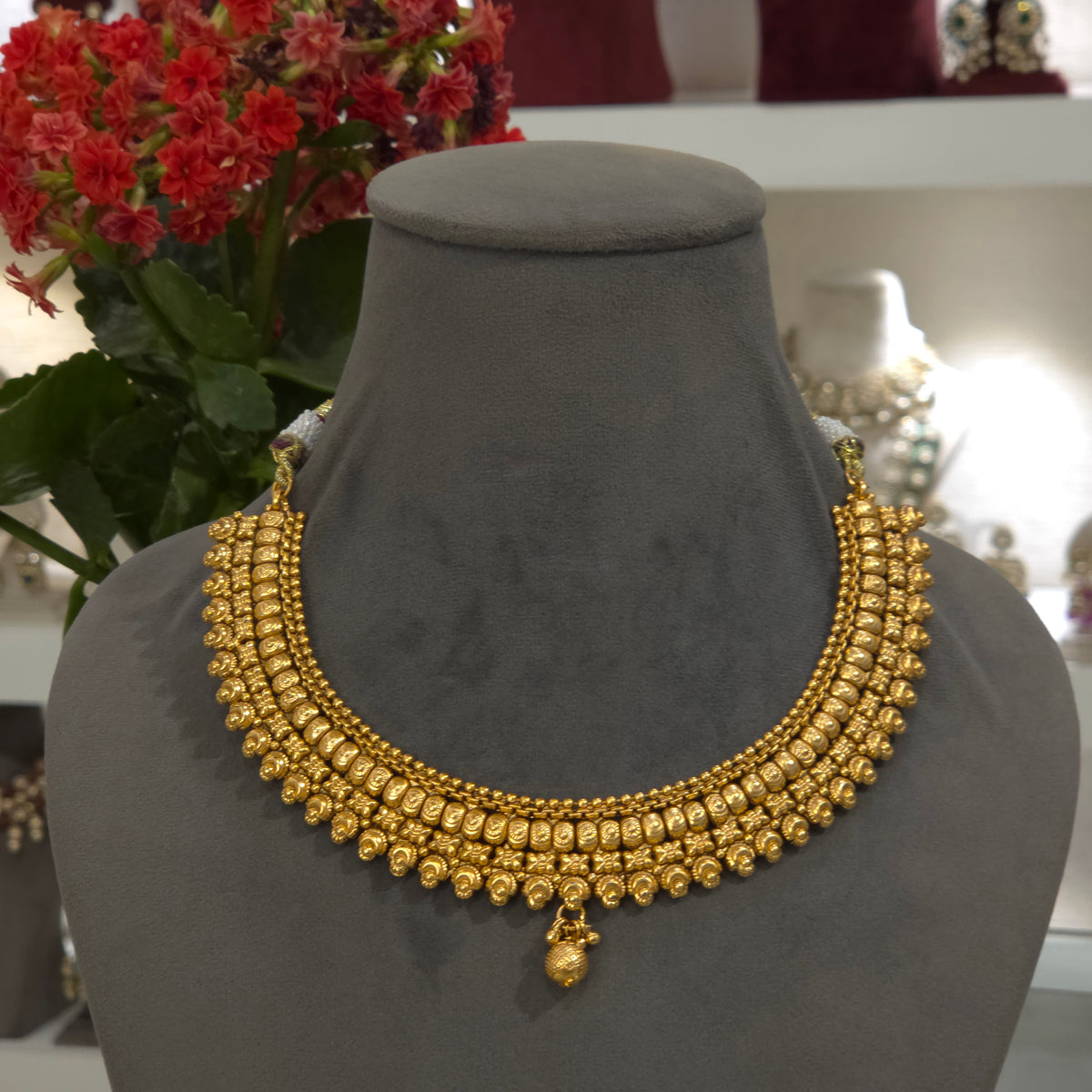 Shesha Antique gold necklace set