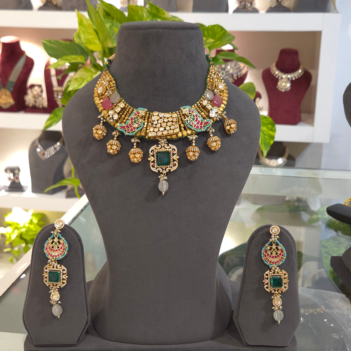 The vindhya nizam moissanite polki set